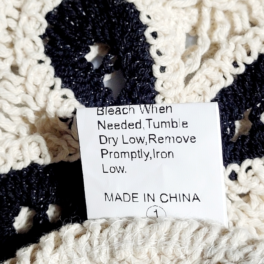 SHEIN Floral Crochet Crop Halter Top (4 / S) - Picture 7 of 8